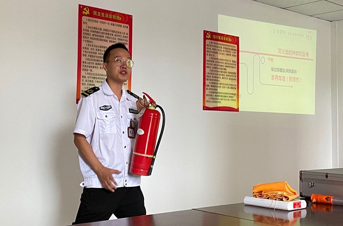市城投物業(yè)公司舉辦“珍惜生命、遠(yuǎn)離火災(zāi)”消防安全專題學(xué)習(xí)培訓(xùn)會